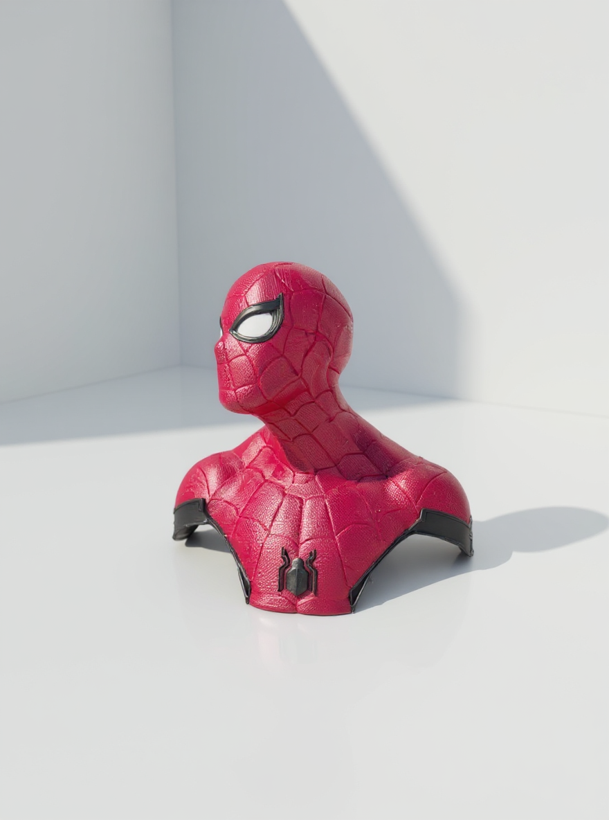 Buste Spider-man Far From Home – Star Wars – env 30 cm